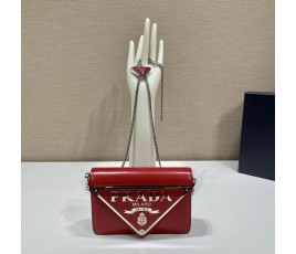 프라다 PRADA 브러시드 가죽 삼각로고 체인 클러치 백