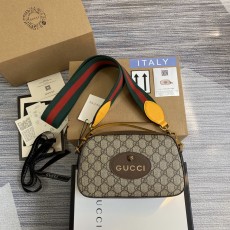 구찌 GUCCI 네오 빈티지 GG 수프림 메신저백